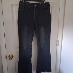 Women's Flare Jeans in Black Wash